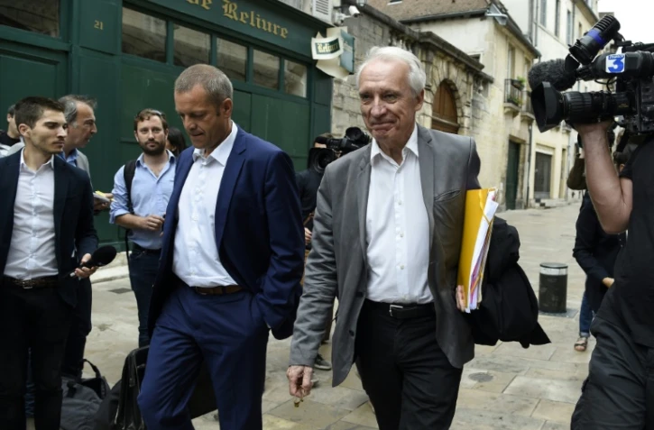 Les avocats de Murielle Bolle, Mme Jean-Paul Teissonnière (d) et Christophe Ballorin (g), le 4 août 2017 à Dijon