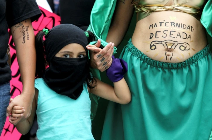 Manifestation en faveur de la légalisation de l'avortement dans le cadre de la Journée mondiale du droit à l'avortement, à Guadalajara, le 28 septembre 2020