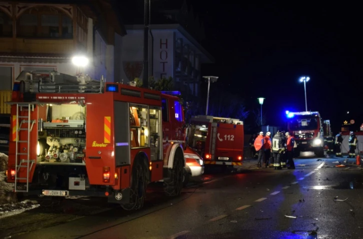 Des secouristes sur le lieu d'un accident à Lutago, sur une photo fournie par les pompiers italiens le 5 janvier 2020
