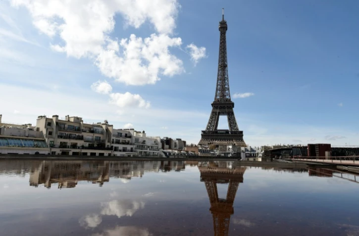 La Tour Eiffel à Paris, le 14 avril 2016