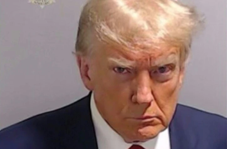 La photo d'identité judiciaire de l'ancien président américain Donald Trump, publiée le 24 août 2023