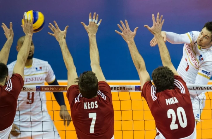 Le Français Kevin Tellie (d) face à la Pologne, le 9 janvier 2016 à Berlin