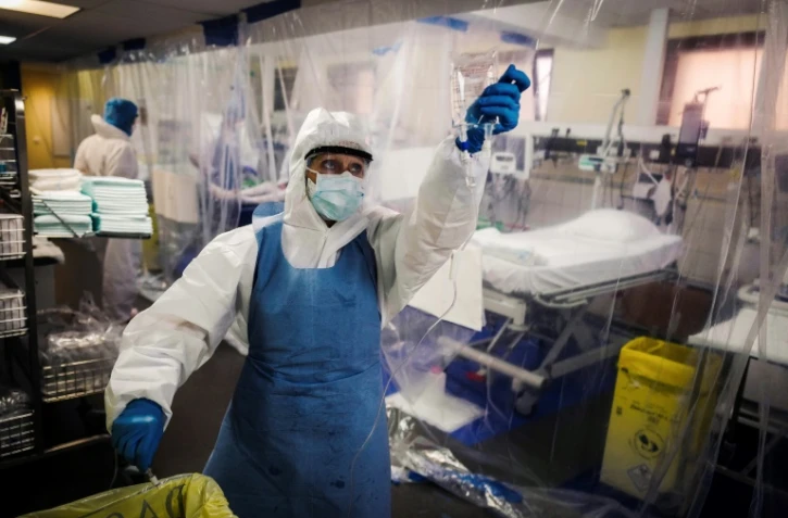 Dans l'unité de soins intensifs de l'Hôpital franco-britannique de Levallois-Perret, le 9 avril 2020