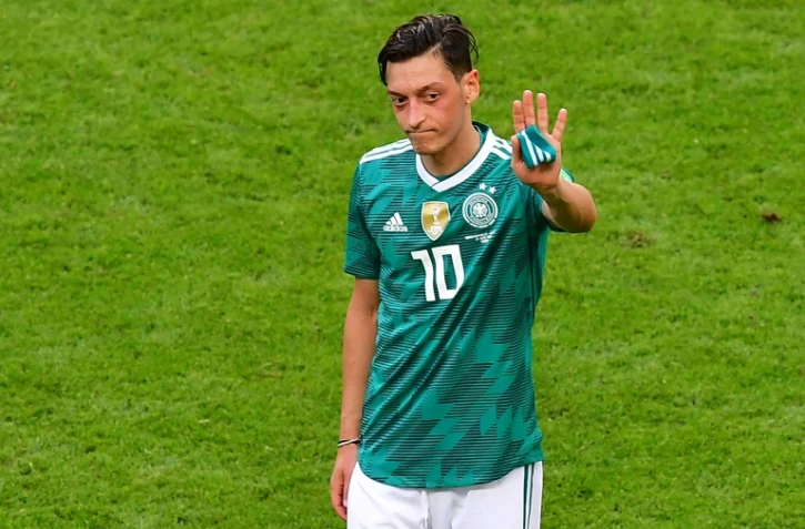 La déception de Mesut Özil à l'issue de l'élimination de l'Allemagne par la Corée du Sud à Kazan, le 27 juin 2018 