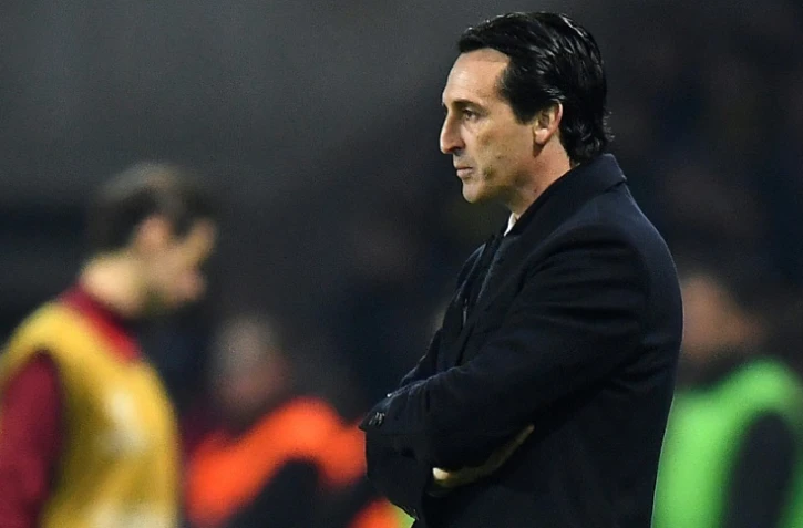 L'entraîneur du PSG Unai Emery observe le match face à Ludogorets au Parc des Princes, le 6 décembre 2016