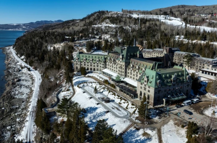 Vue aérienne de Fairmont Le Manoir Richelieu, hôtel qui reçoit les ministres des Affaires étrangères du G7 à  La Malbaie, au Québec, le 12 mars 2025