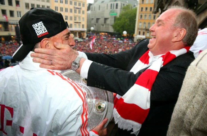 Franck Ribéry et le président du Bayern Uli Hoeness fêtent le triplé Championnat, Coupe et Ligue des champions, le 2 juin 2013 à Munich