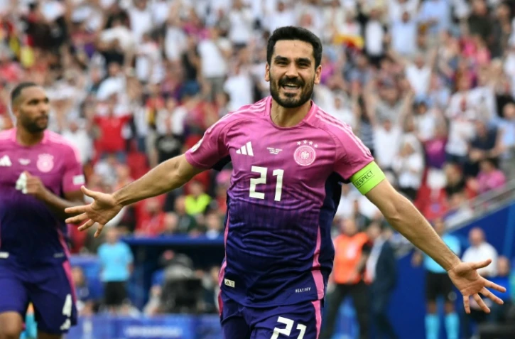Le capitaine de l'Allemagne Ilkan Güdogan jubile après avoir marqué le 2e but de son équipe contre la Hongrie mercredi à l'Euro-2024, à Stuttgart.