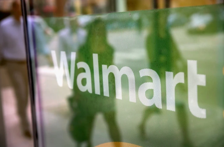 Dick's Sporting Goods et Walmart, deux grandes enseignes américaines, ont annoncé mercredi leur intention de restreindre la vente d'armes dans leurs magasins