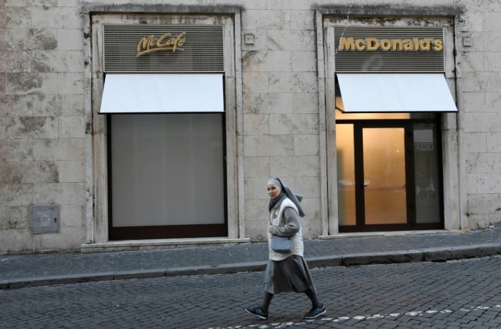Un restaurant McDonald's qui vient d'ouvrir à deux pas d'une entrée de la Cité du Vatican, le 3 janvier 2017