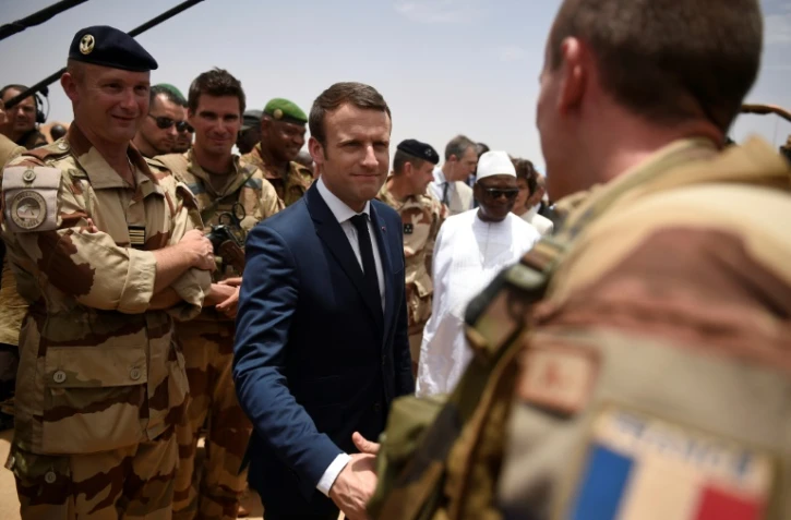 Le président français Emmanuel Macron lors d'une précédente visite à la force Barkhane à Gao, le 19 mai 2017