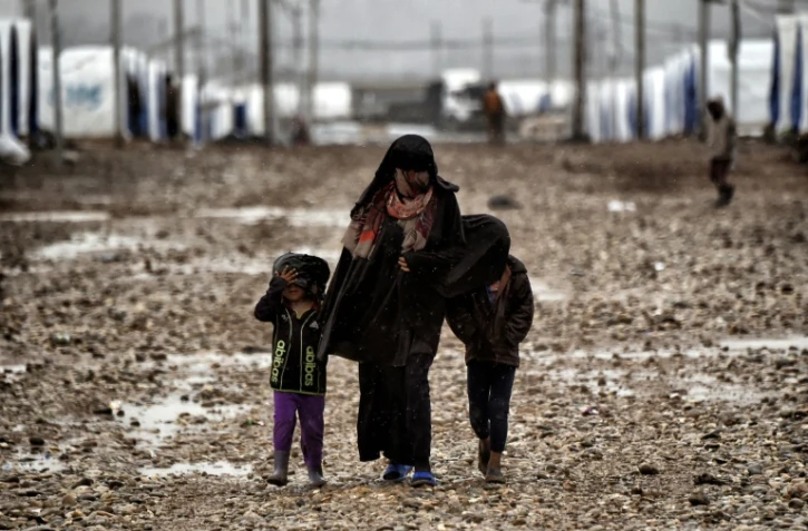 Des déplacés irakiens dans le camp de Hammam al-Alil, près de Mossoul, le 13 mars 2017