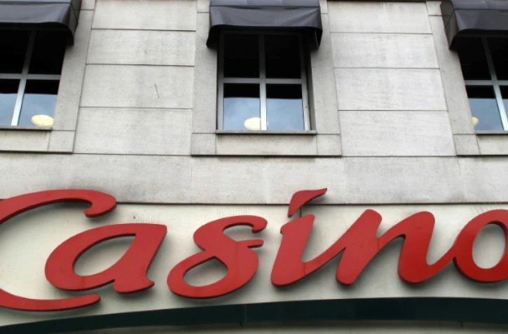 Le groupe Casino offre depuis ce lundi la possibilité de payer ses courses en quatre fois ou de manière différée, sans frais supplémentaires, dans l'ensemble de ses hypermarchés et supermarchés, pour aider à gérer les "fins de mois difficiles"