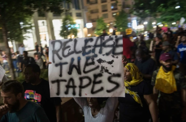 Des manifestants demandent aux autorités de rendre publique la video montrant les circonstances de la mort de Keith Lamont Scott, le 23 septembre 2016 à Charlotte en Californie