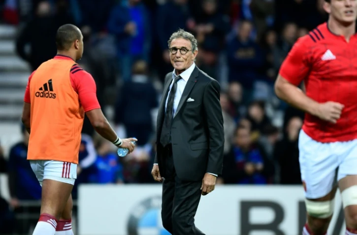 Le sélectionneur du XV de France Guy Novès lors de l'échauffement avant le test-match face aux Samoa, le 12 novembre 2016 à Toulouse