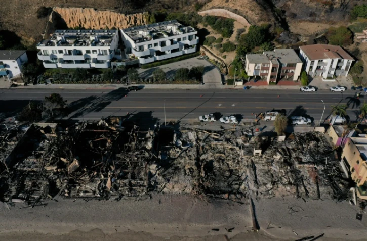 Vue aérienne des ravages de l'incendie de Pacific Palisades à Malibu le 15 janvier 2025