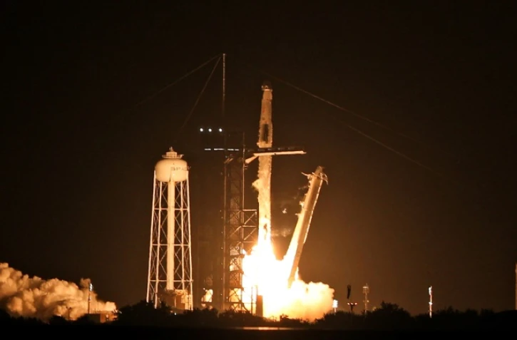 Une fusée Falcon 9 décolle du centre spatial Kennedy, en Floride, le 26 août 2023, emportant la capsule Dragon de SpaceX et son équipage vers la Station spatiale internationale