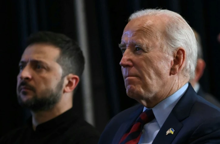 Le président ukrainien Volodymyr Zelensky et son homologue américain Joe Biden assistent à un événement sur l'Ukraine en marge de la 79e session de l'Assemblée générale des Nations unies à New York, le 25 septembre 2024