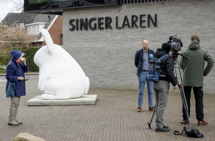 Evert van Os, directeur général du musée Singer Laren, situé dans le centre des Pays-Bas, lors d'un point de presse consacré au vol dans la nuit d'un tableau de Vincent Van Gogh, le 30 mars 2020