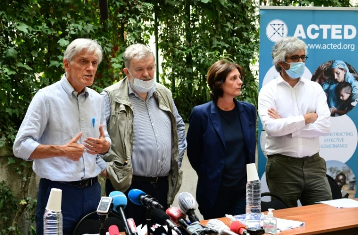 Les responsables de l'ONG Acted dont des membres ont été tués dans une attaque au Niger, lors d'une conférence presse le 10 août à Paris
