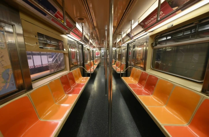 Une rame de métro de New York vide, le 23 mars 2020
