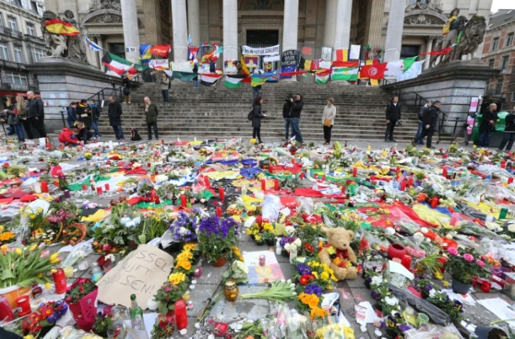 Place de la Bourse à Bruxelles, le 27 mars 2016, des hommages aux victimes des attentats 