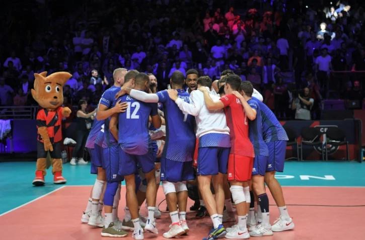 La joie des volleyeurs français, après avoir battu l'Italie en quart de finale de l'Euro, le 24 septembre 2019 à Nantes