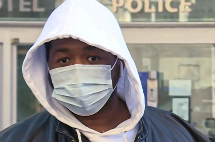 Michel Zecler parle à la presse avant de déposer plainte à l'IGPN le 21 novembre 2020