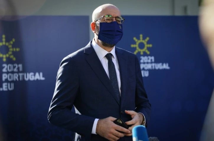 Le président du Conseil européen Charles Michel fait une déclaration à la presse, le 8 mai 2021 à Porto, au Portugal