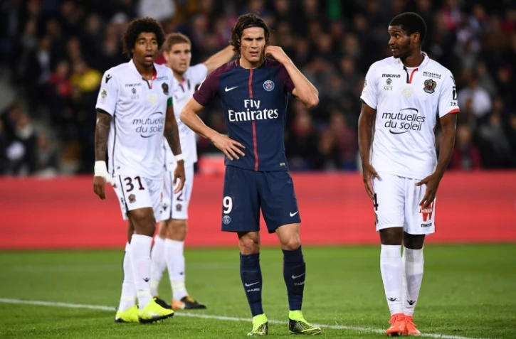 L'attaquant du PSG Edinson Cavani (c) auteur d'un doublé face à Nice au Parc des Princes, le 27 octobre 2017