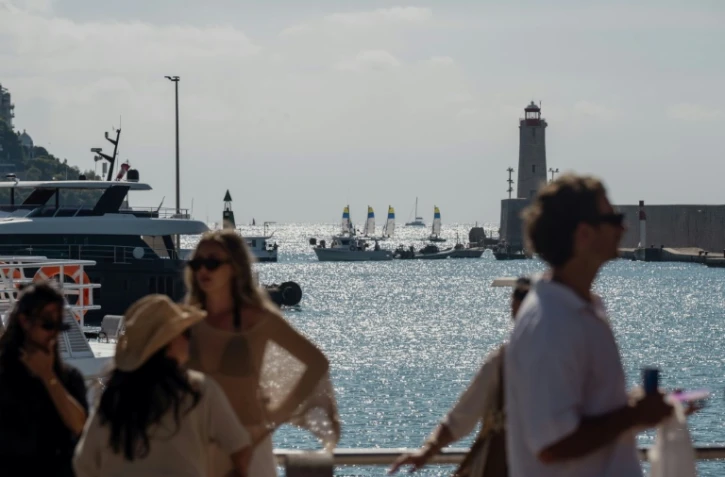 Des bateaux de pêcheurs en colère bloquent le port de Nice, le 17 septembre 2026