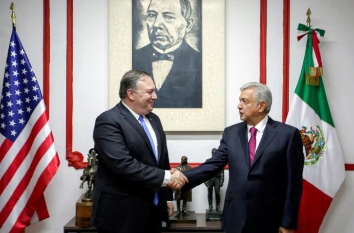 Photo fournie par le service de presse de la présidence mexicaine de la rencontre entre le chef de la diplomatie américaine Mike Pompeo et le président-élu mexicain Andrés Manuel López Obrador, le 13 juillet 2018 à Mexico