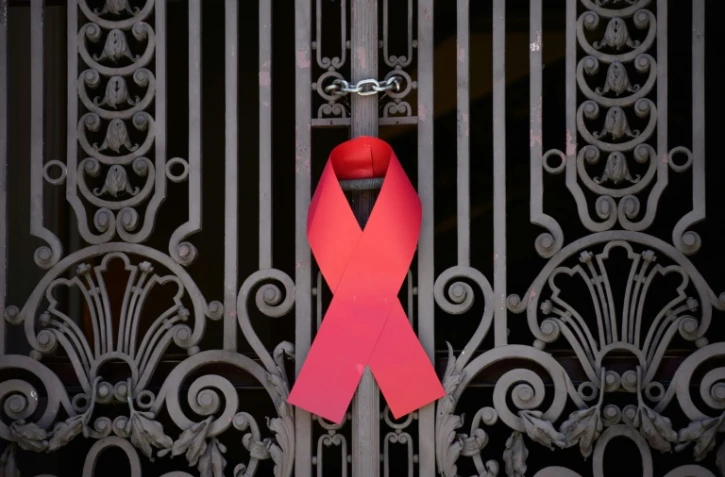 En traitement de la maladie, la boîte d'antirétroviraux Truvada est vendue 500 euros la boîte de 30 comprimés, soit plus de 16 euros l'unité