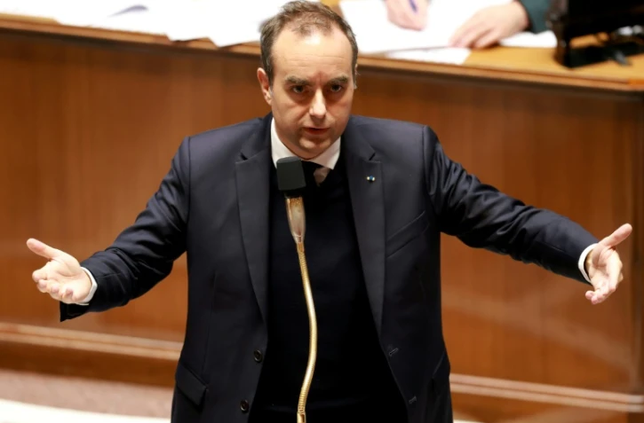 Le Premier ministre Sébastien Lecornu prend la parole lors d'une séance de questions au gouvernement à l'Assemblée nationale, à Paris, le 20 octobre 2026