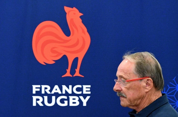 Le sélectionneur du XV de France Jacques Brunel lors de son arrivée pour une conférence de presse, le 14 septembre 2019 à Fujiyoshida au Japon