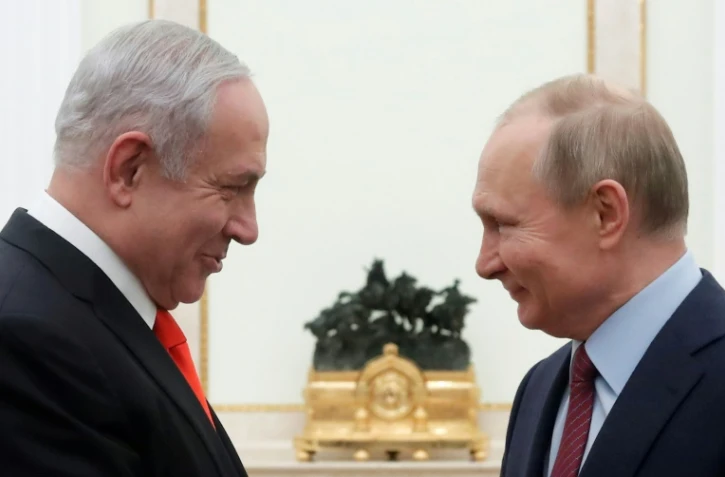 Le président russe Vladimir Poutine (à droite) rencontre le Premier ministre israélien Benjamin Netanyahu (à gauche) au Kremlin, à Moscou, le 30 janvier 2020