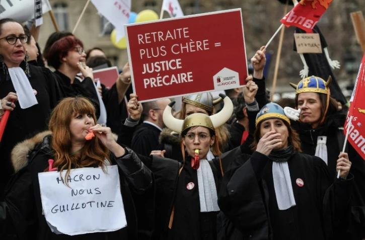 Des avocats manifestent à Paris le 3 février 2020 contre la réforme des retraites