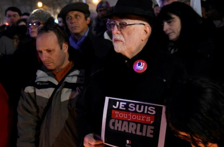 Rassemblement à Paris, le  7 janvier 2017, en hommage aux victimes de l'attentat de Charlie Hebdo deux ans plus tôt 