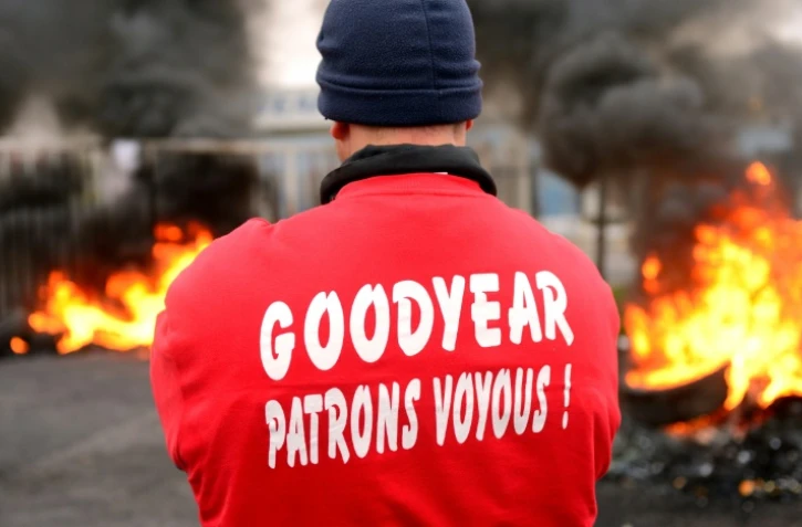 Un salarié de Goodyear  le 18 novembre 2013 à Amiens