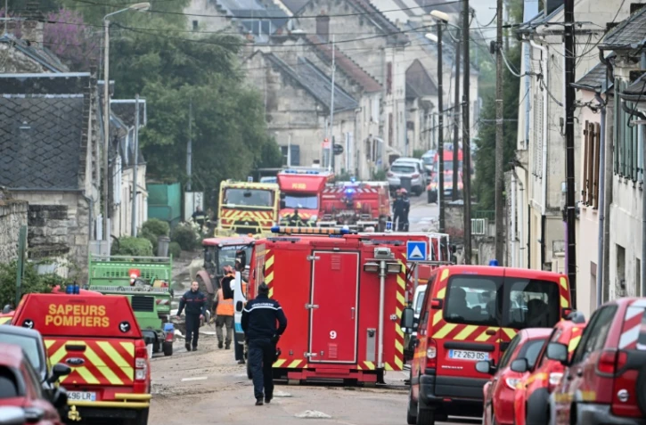 Des pompiers en intervention à Courmelles, dans le nord-est de la France, le 2 mai 2024