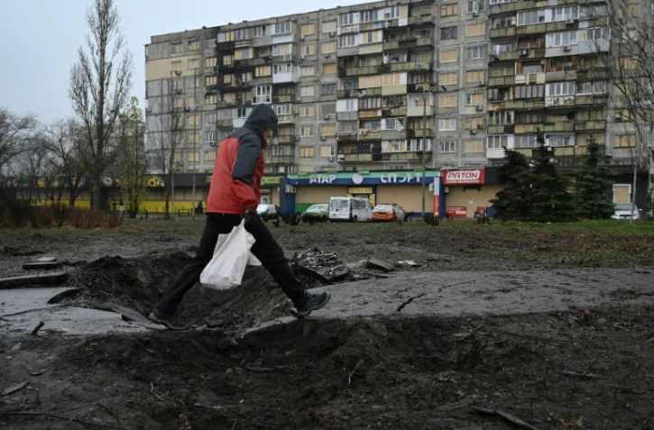 Un complexe résidentiel endommagé par un bombardement russe à Kiev, le 3 décembre 2025