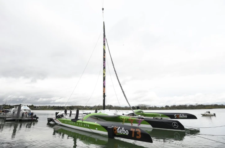 Le nouveau maxi-trimaran "Sodebo ultim 3", du skipper français Thomas Coville, lors de sa mise à l'eau à Vannes, le 18 mars 2019