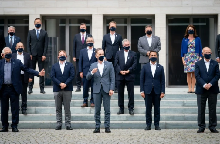 Photo de groupe des ministres européens des Affaires étrangères réunis à Berlin le 28 août 2020