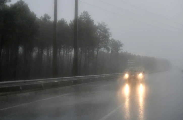 Vingt-trois départements sont placés en vigilance orange pour des pluies-inondations ou vents violents