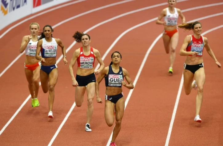 La Française Floria Gueï fonce vers la victoire sur 400 m aux Championnats d'Europe en salle à Belgrade, le 4 mars 2017