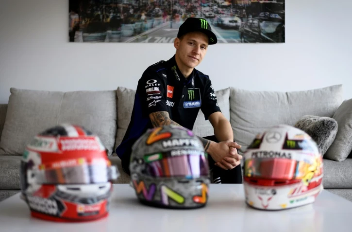 Le pilote français de l'écurie Team Petronas SRT Yamaha, Fabio Quartararo, pose chez lui, le 11 février 2021 à La Massana (Andorre)