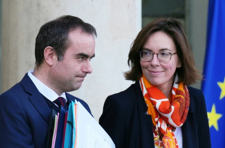 Le Premier ministre Sébastien Lecornu et la ministre des Comptes publics Amélie de Montchalin à l'Elysée, à Paris, le 17 décembre 2025