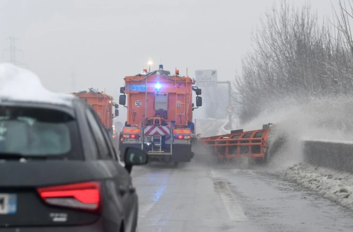 Difficultés en raison d'importantes chutes de neige sur les routes le 30 décembre 2017 vers les stations de ski entre Albertville et Moutiers
