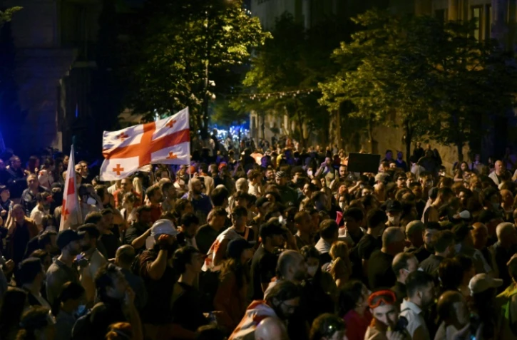 Manifestation le projet de loi controversé sur l'"influence étrangère", le 1er mai 2024 à Tbilissi, en Géorgie