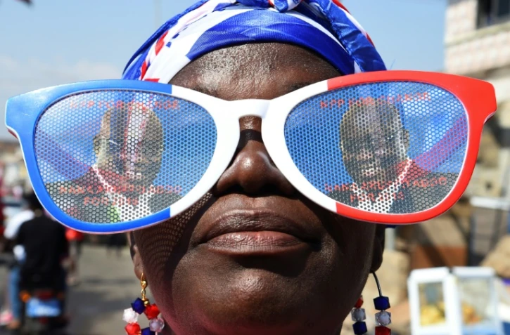 Une partisane du président sortant ghanéen candidat à sa réélection, Nana Akufo-Addo, à Accra le 5 décembre 2020